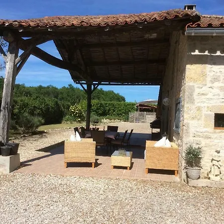 Les Daurins Holiday home Poursac