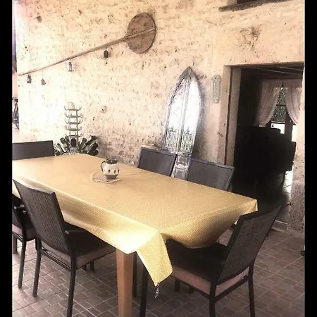 Les Daurins Holiday home Poursac